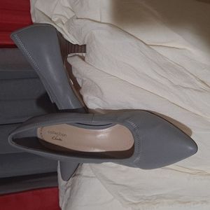 Clarks Gray Pointed Toe Mid Heel Pumps